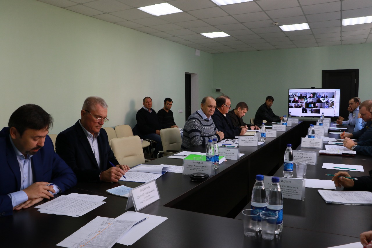 В Крымавтодоре прошло совещание по взаимодействию служб для предупреждения чрезвычайных ситуаций на дорогах республики этой зимой