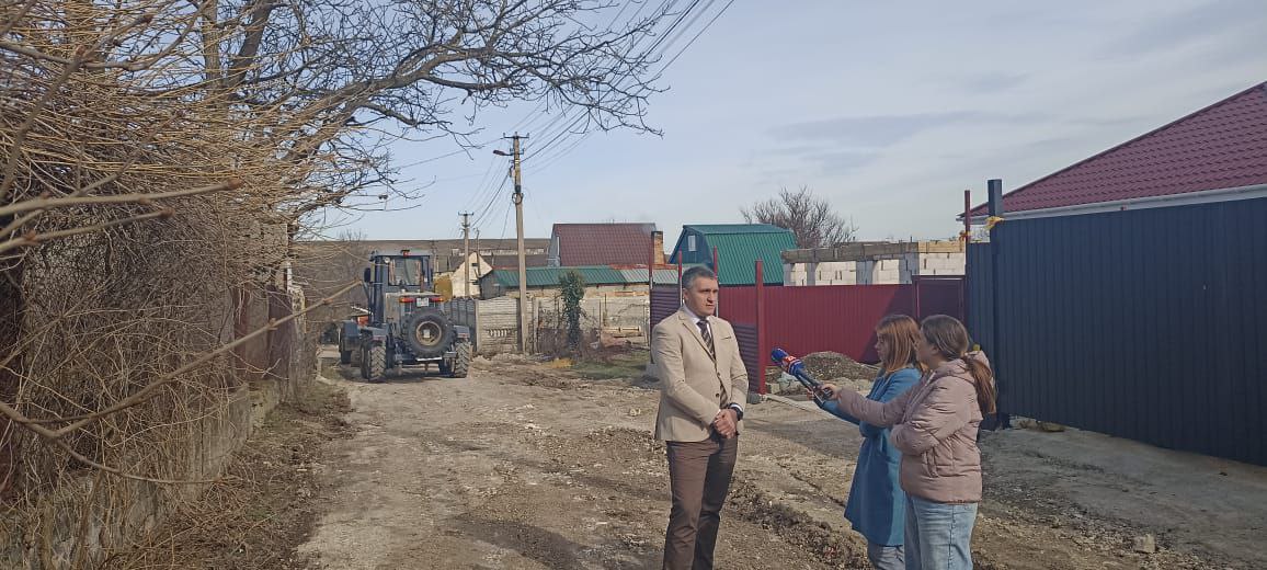 В микрорайоне Каменка начали грейдирование дорог